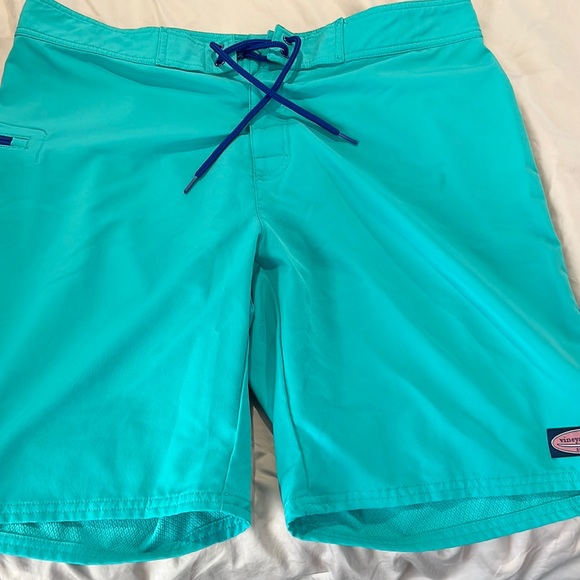 Men’s vineyard vines board shorts - Picture 1 of 1